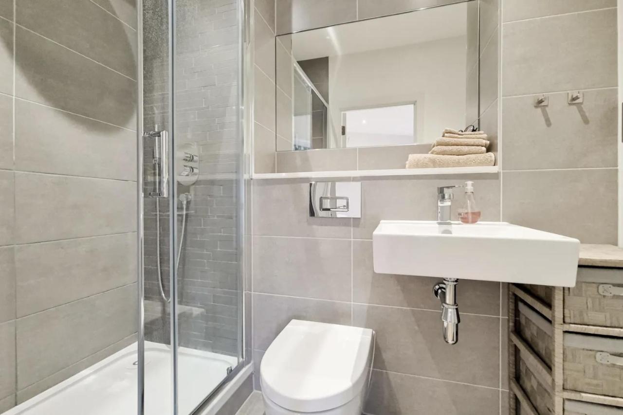 Luxury 2 Bed 2 Bath With Balcony New Build Apartment *South Central London* Zewnętrze zdjęcie