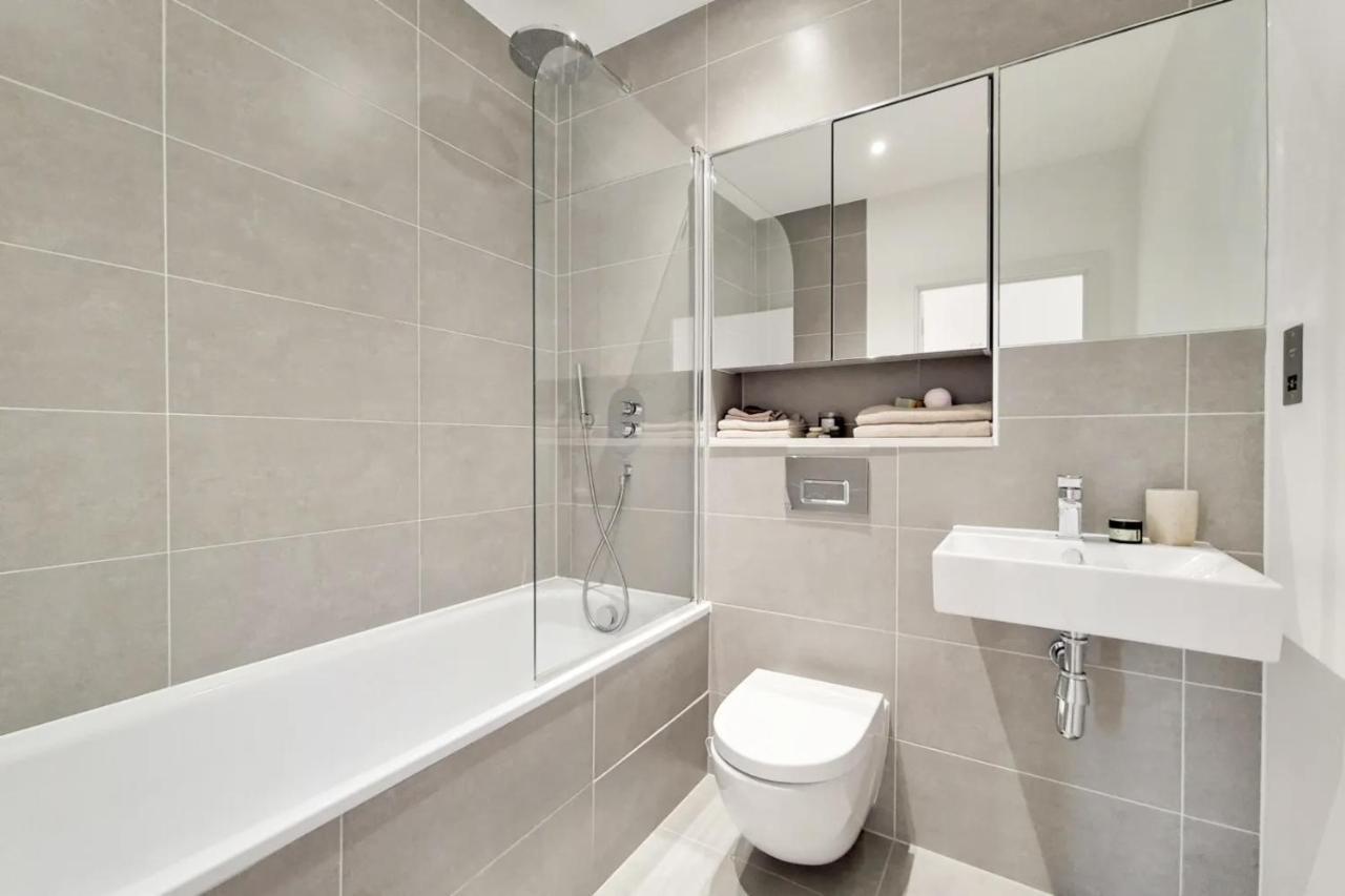 Luxury 2 Bed 2 Bath With Balcony New Build Apartment *South Central London* Zewnętrze zdjęcie